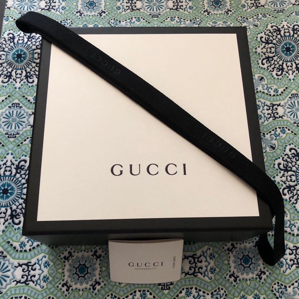 Gucci Belt Box & ribbon. Authentic.